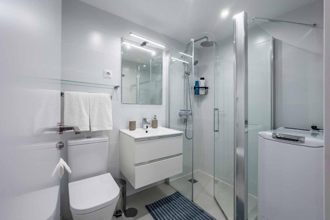 Apartamento Acogedor, Terraza, Piscina Y Mar Benalmádena Kültér fotó