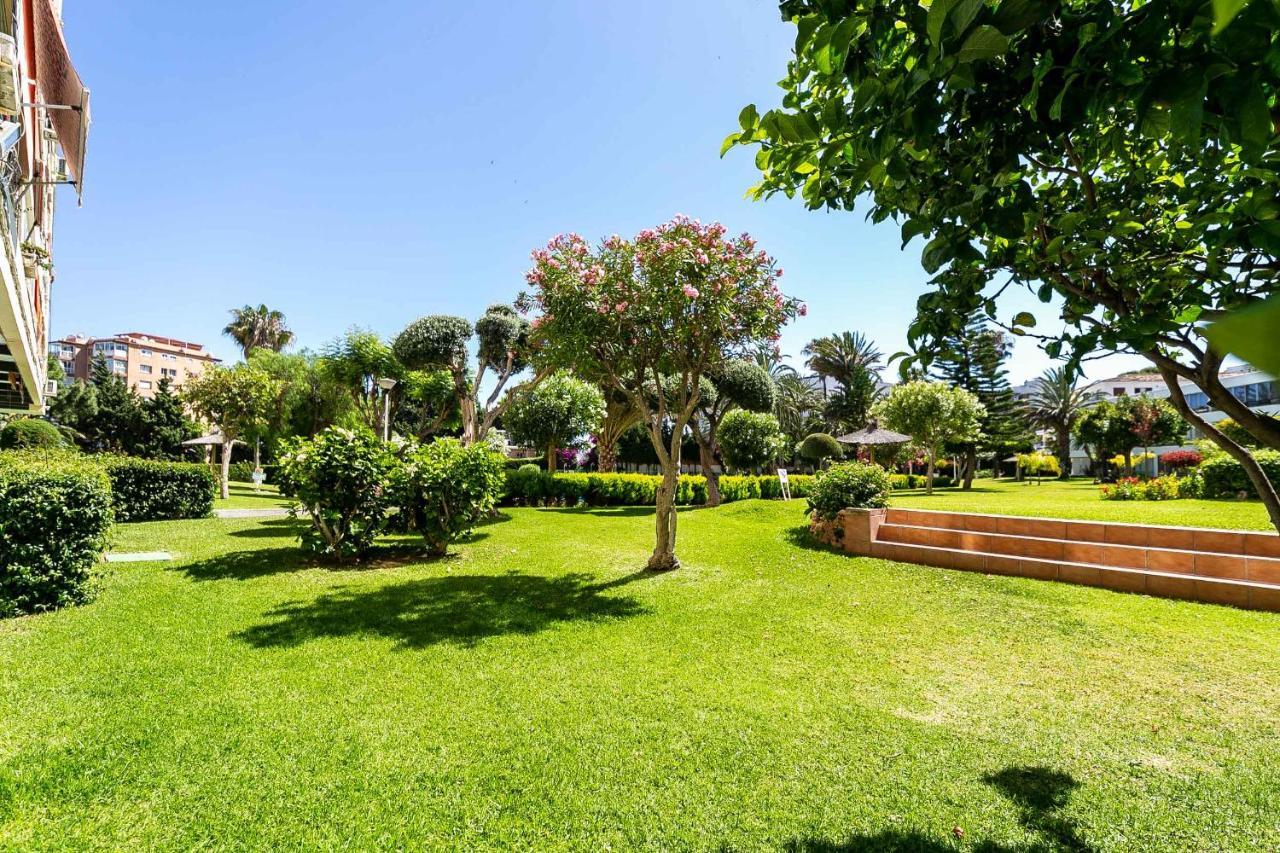 Apartamento Acogedor, Terraza, Piscina Y Mar Benalmádena Kültér fotó