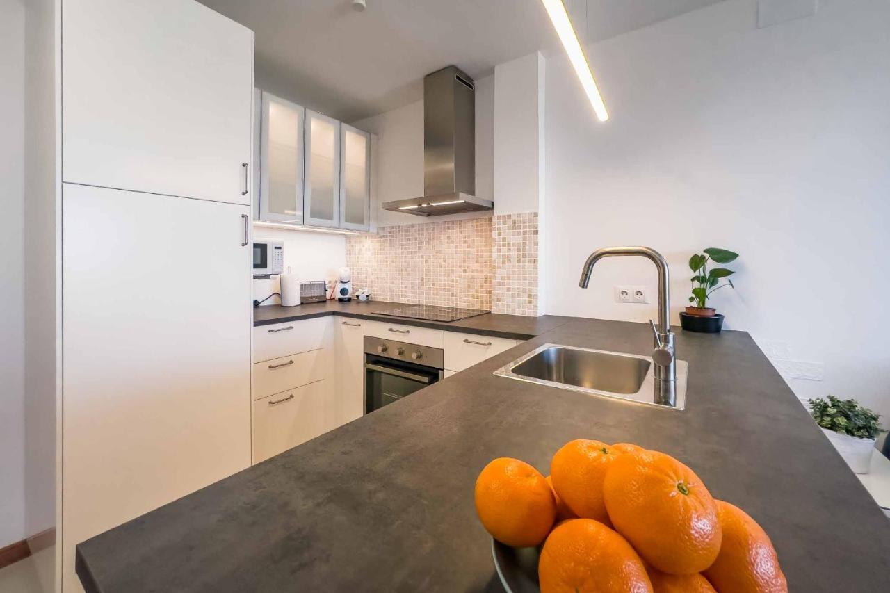 Apartamento Acogedor, Terraza, Piscina Y Mar Benalmádena Kültér fotó