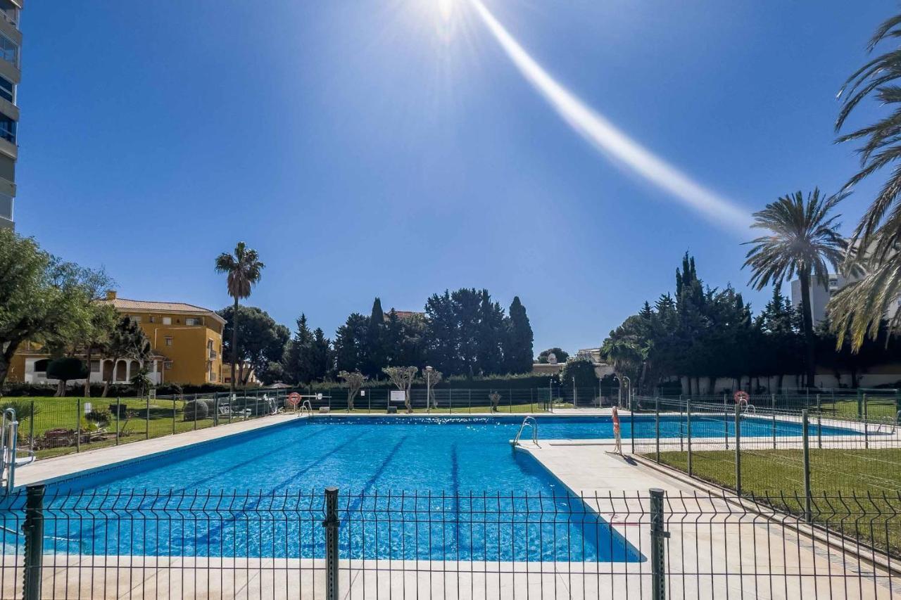 Apartamento Acogedor, Terraza, Piscina Y Mar Benalmádena Kültér fotó